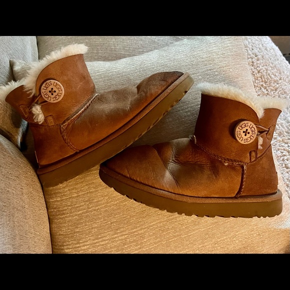 UGG MINI BAILEY BUTTON II BOOT - Picture 5 of 11